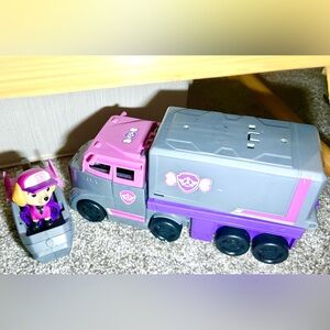 Paw Patrol big truck pup skye. Complete. Rare.